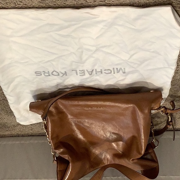 Michael Kors genuine leather bag in tan. - Picture 7 of 7